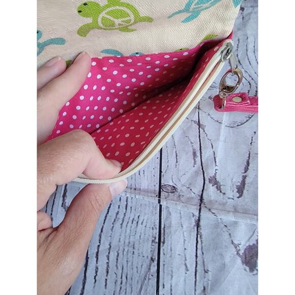 Bungalow 360 Canvas Wristlet Peace sea Turtles 7x3.5 Zip Hook Loop Closure - Picture 6 of 9